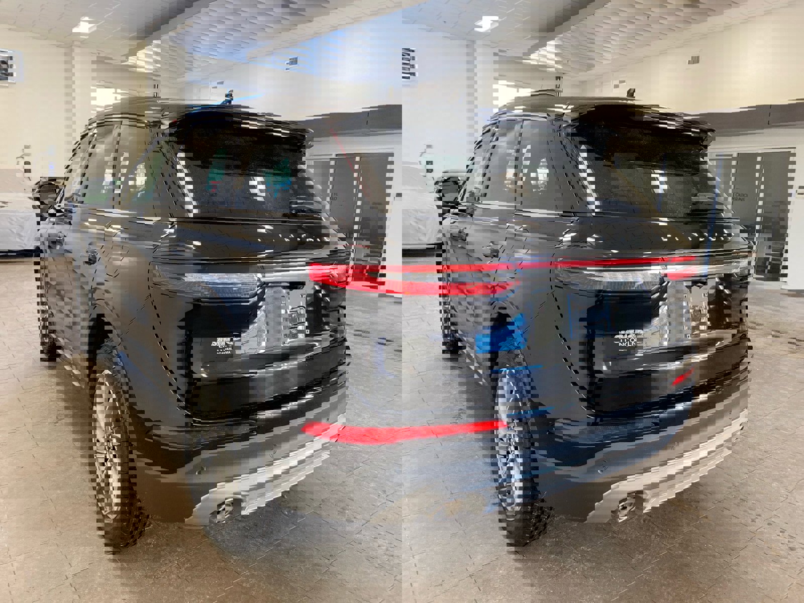 New 2025 Lincoln Corsair AWD w/ Equipment Group 101A image 5