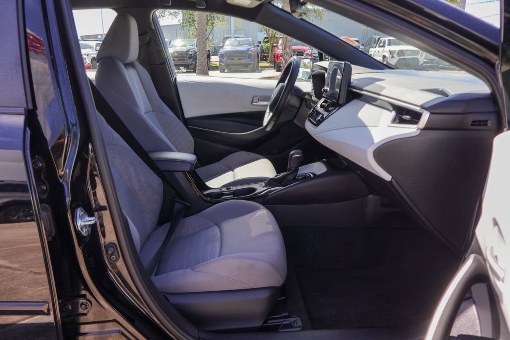 Used 2023 Toyota Corolla SE w/ Carpet Mat Package (TMS) FWD image 9