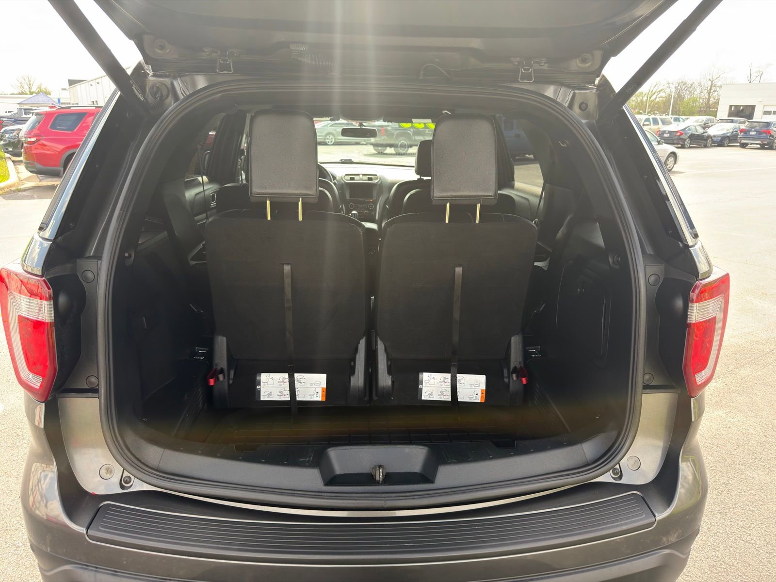 Used 2019 Ford Explorer XLT w/ Equipment Group 202A AWD/4WD image 30