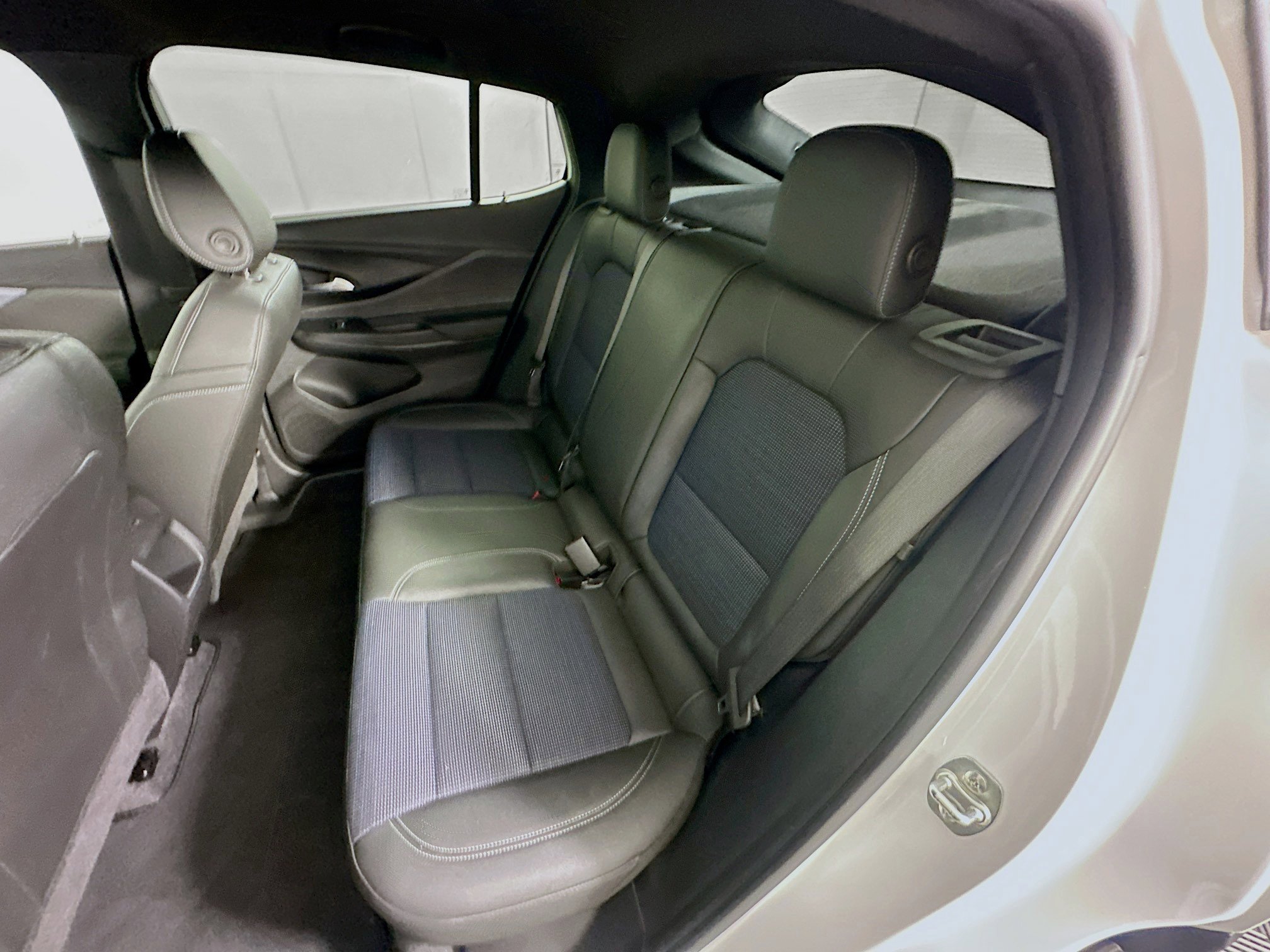 Used 2025 Buick Envista Preferred FWD image 27