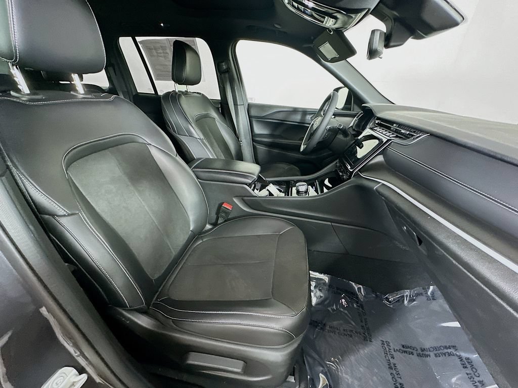 Certified 2023 Jeep Grand Cherokee Altitude AWD/4WD image 39