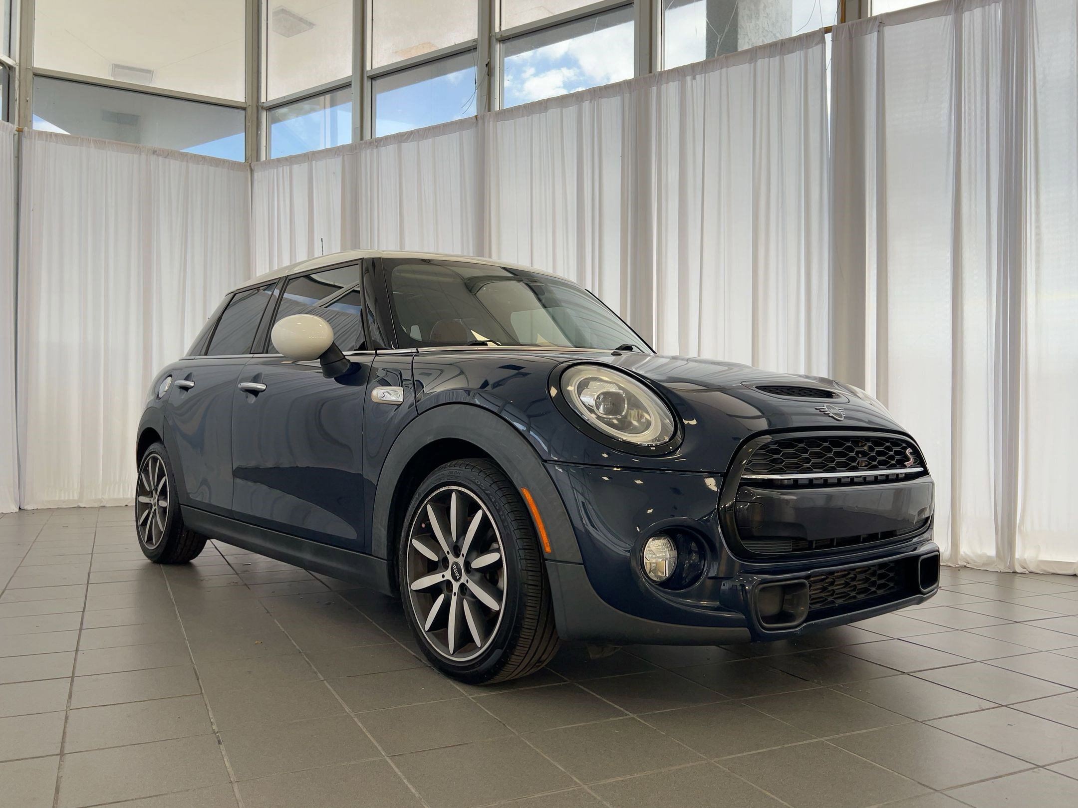 Used 2019 MINI Cooper S image 7