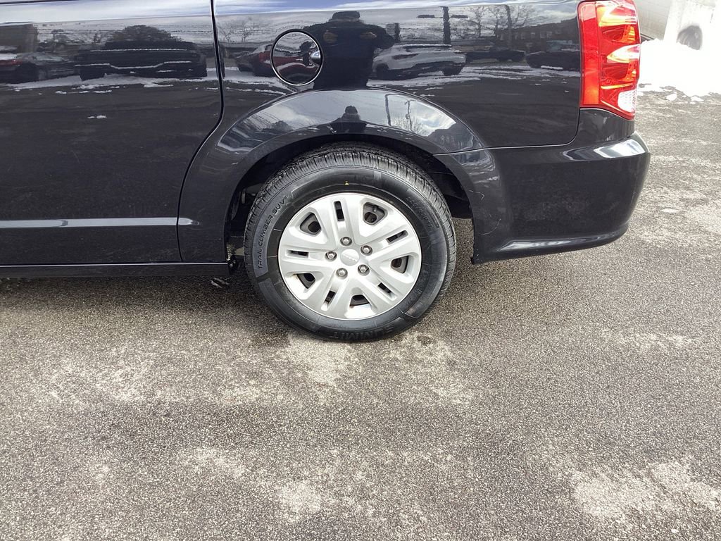 Used 2019 Dodge Grand Caravan SE w/ UConnect Hands-Free Group image 25