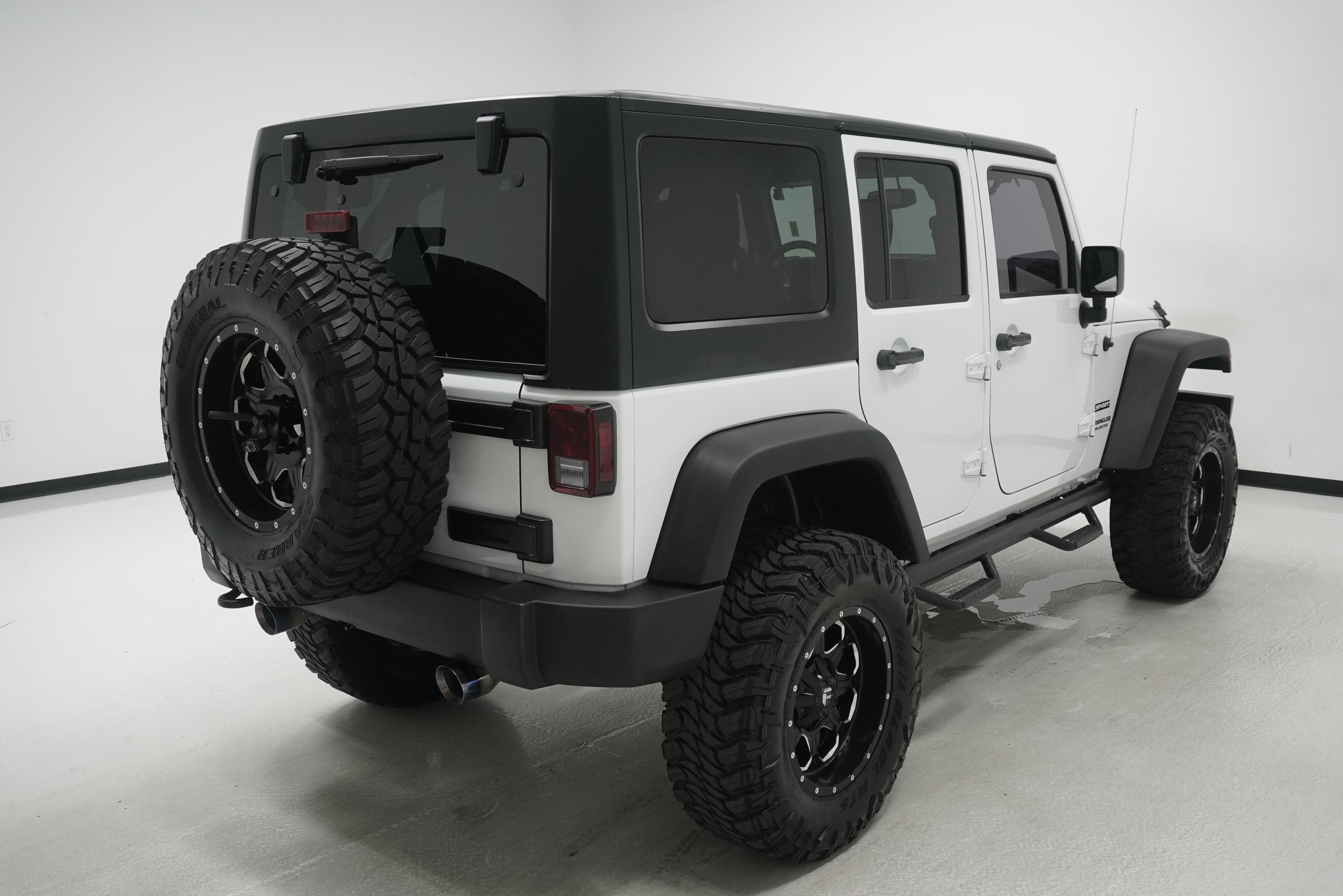 Used 2015 Jeep Wrangler Unlimited Sport w/ Quick Order Package 24S AWD/4WD image 4