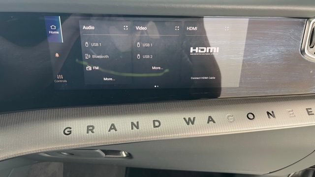 Used 2023 Jeep Grand Wagoneer Series III AWD/4WD image 46
