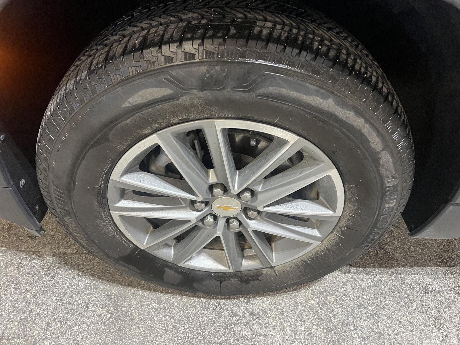 Used 2023 Chevrolet Traverse LT FWD image 29