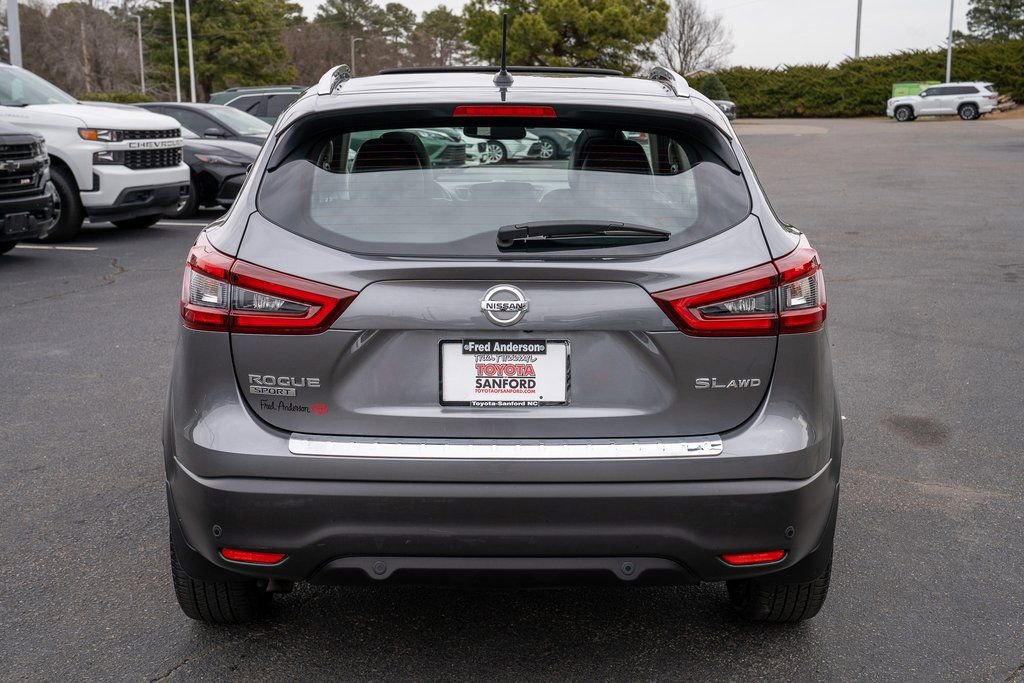 Used 2022 Nissan Rogue Sport SL w/ Premium Package image 4