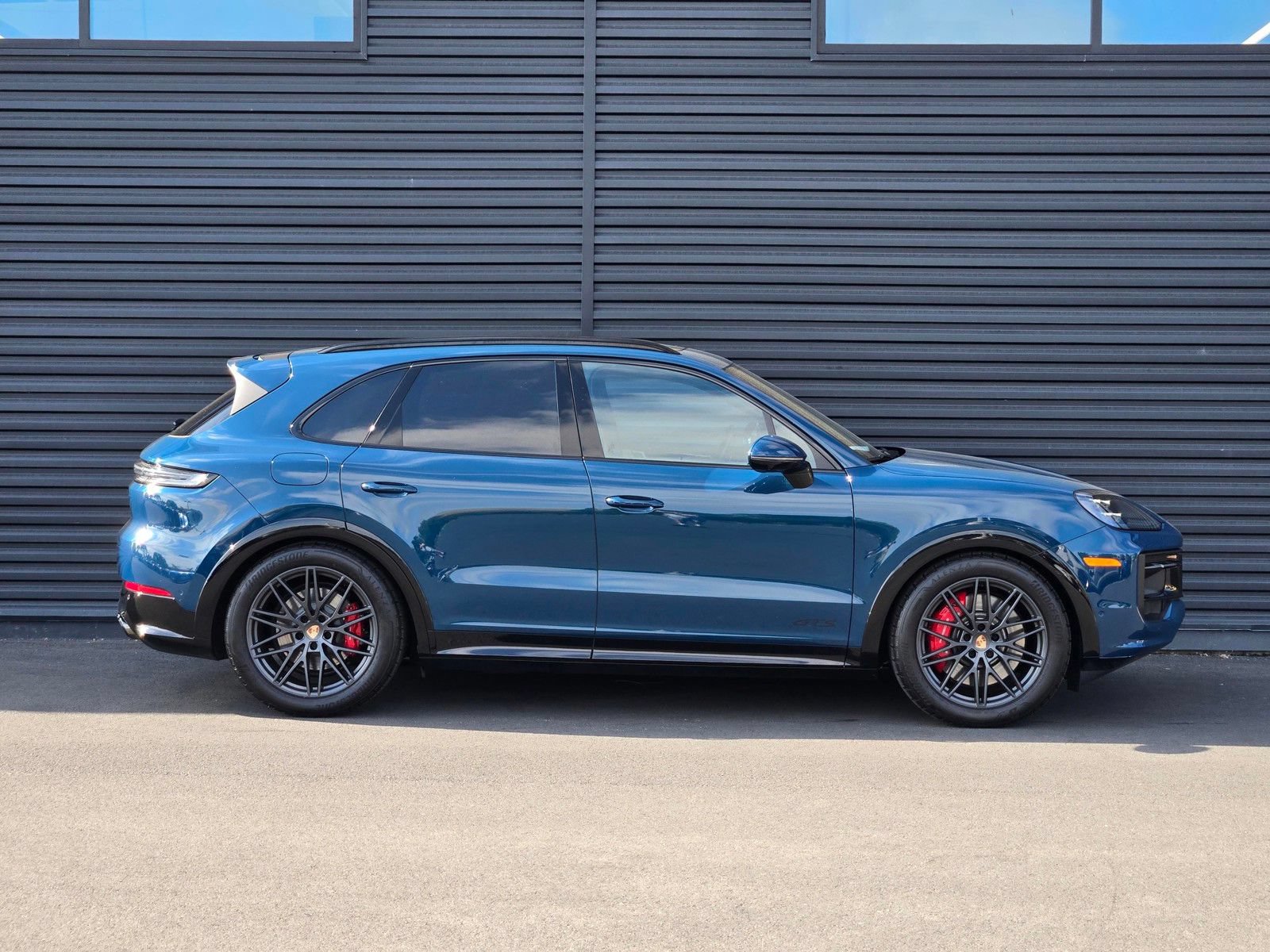 Certified 2026 Porsche Cayenne GTS AWD/4WD image 8