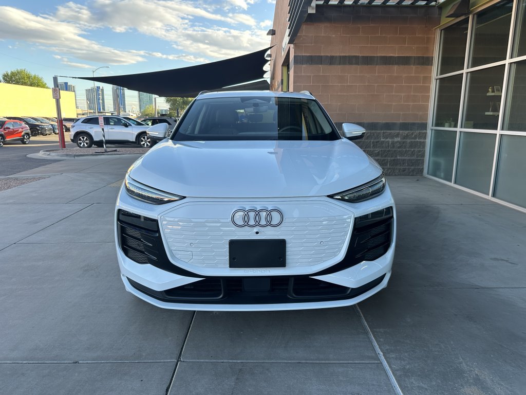 Used 2025 Audi Q6 e-tron Prestige w/ 20" Wheel Package AWD/4WD image 9