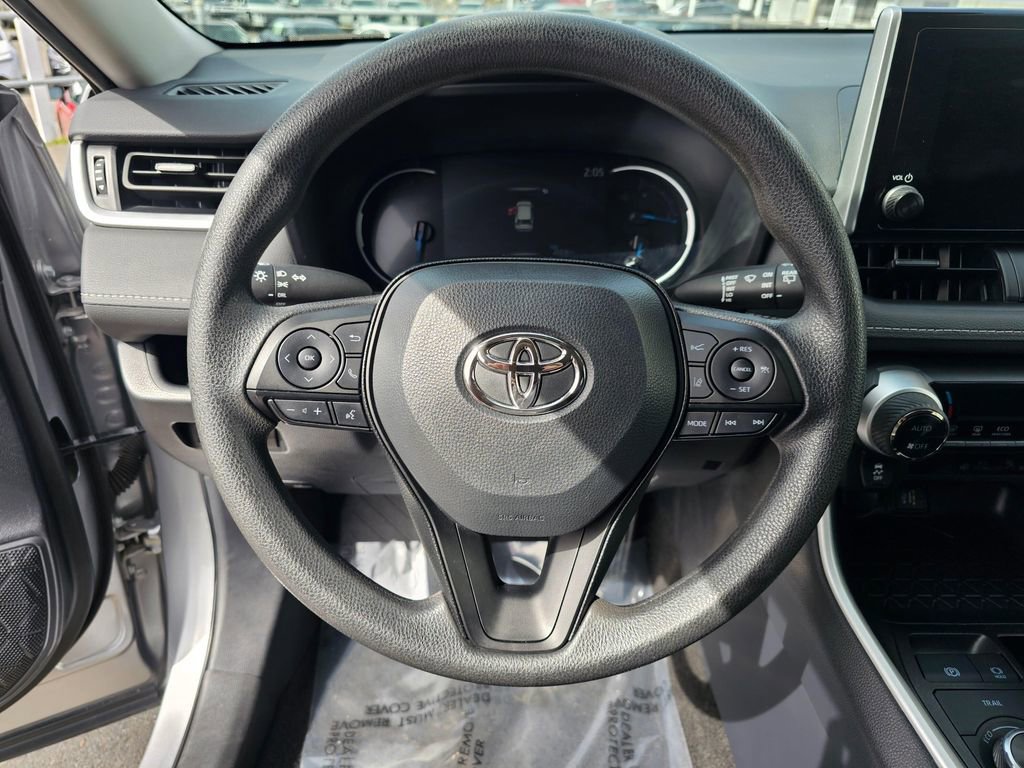 Certified 2025 Toyota RAV4 LE AWD/4WD image 24