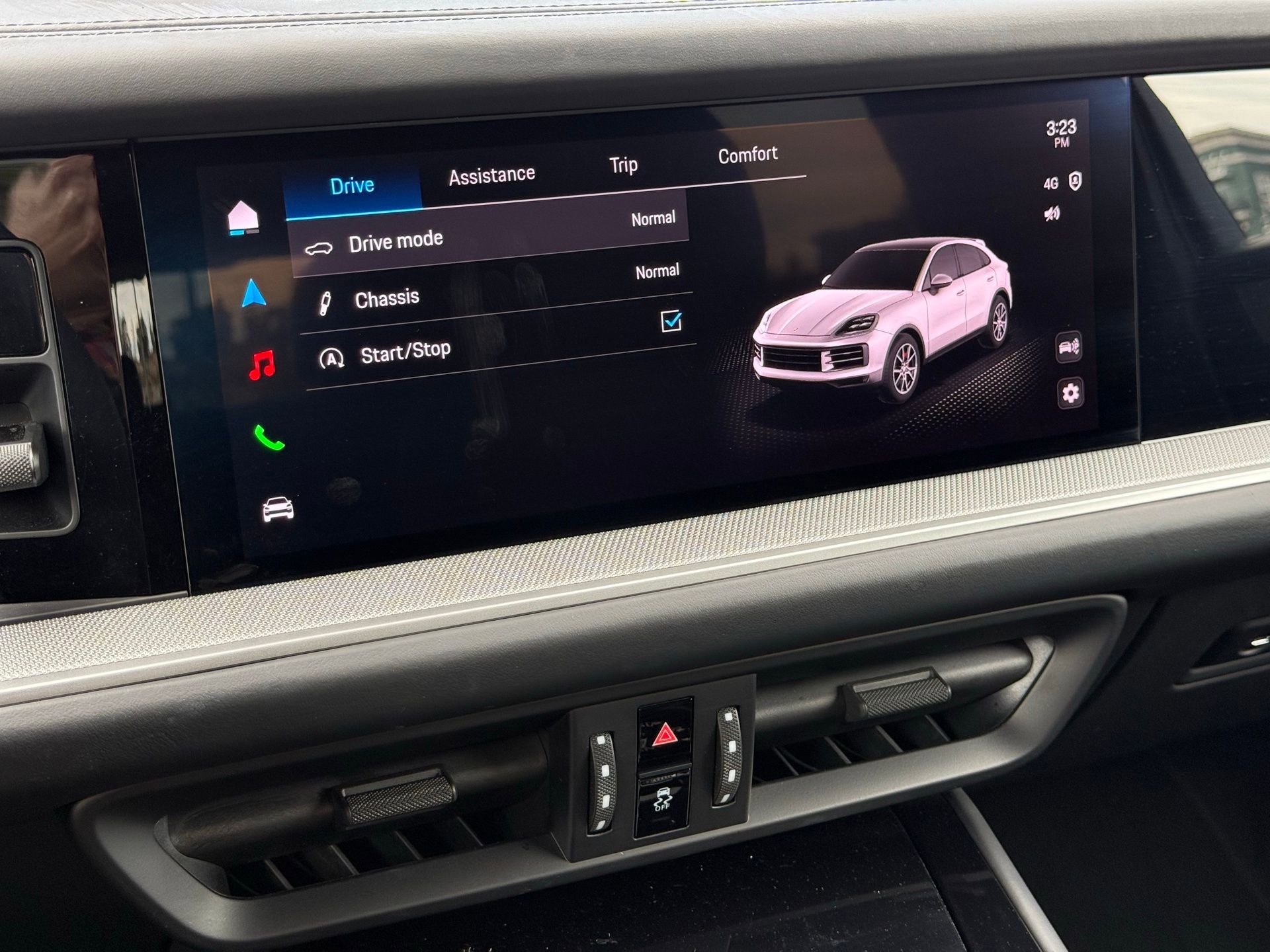 Used 2025 Porsche Cayenne Coupe image 21