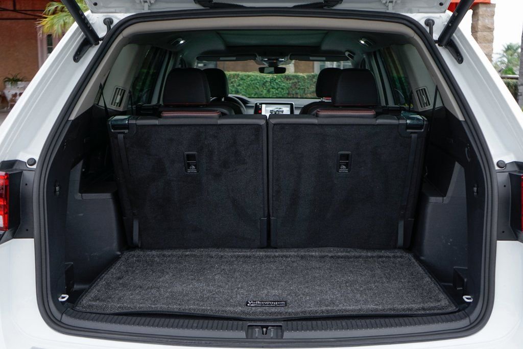 Used 2025 Volkswagen Atlas Peak Edition SE image 8