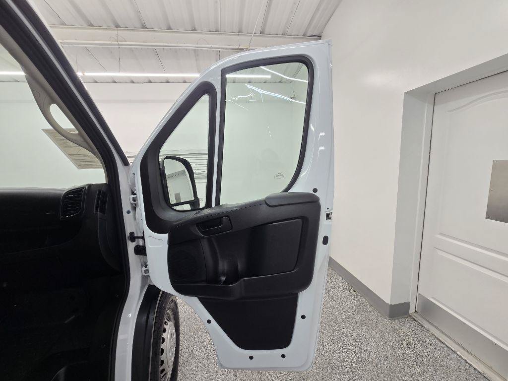 Used 2025 RAM ProMaster 2500 w/ Convenience Group FWD image 20