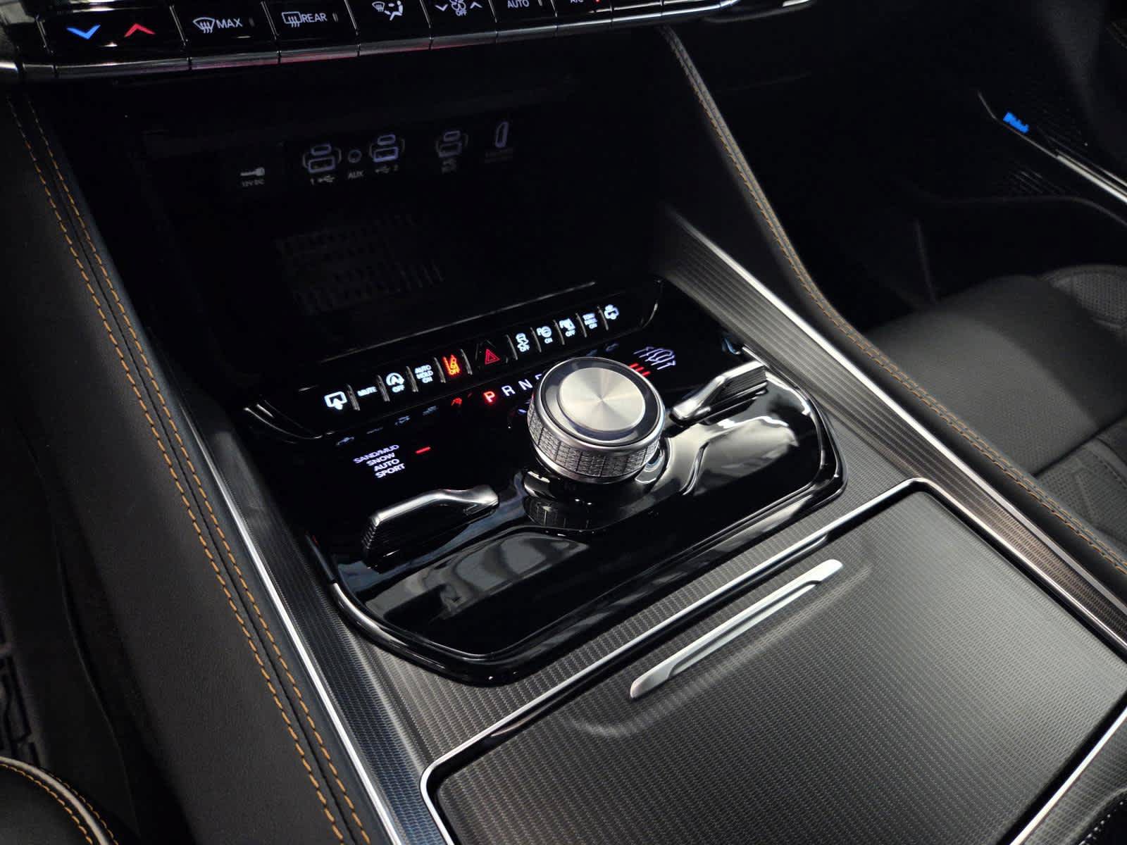 New 2026 Jeep Grand Wagoneer L Summit AWD/4WD image 19