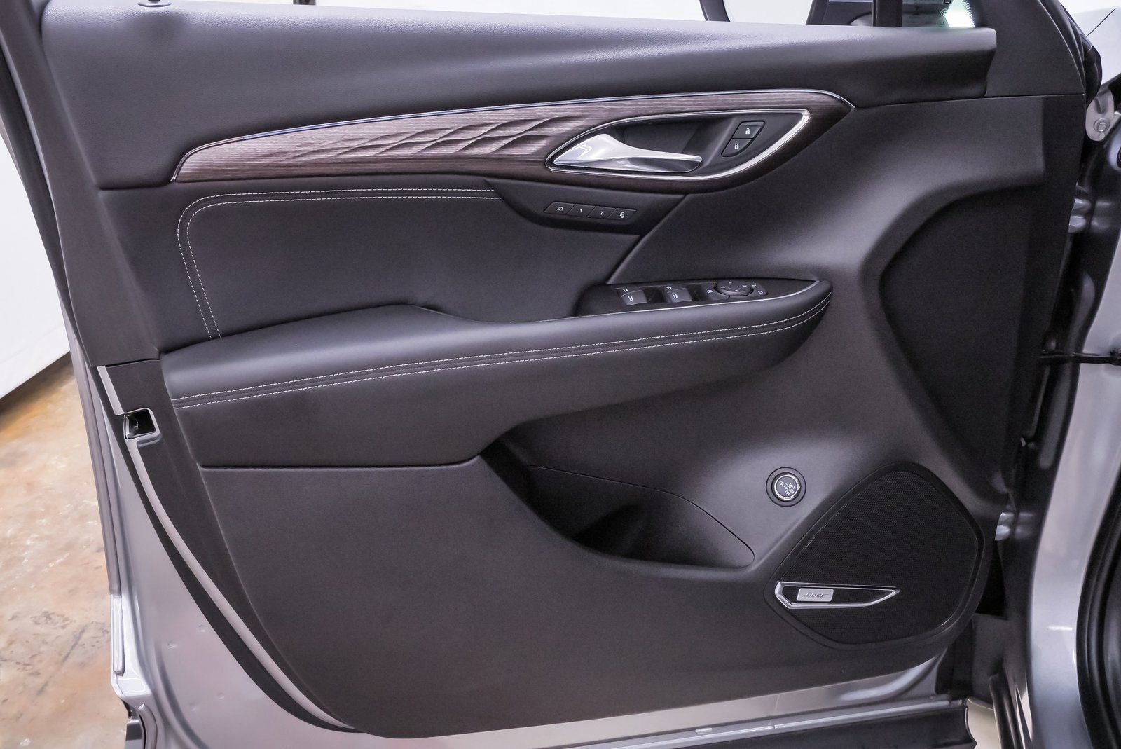 Used 2023 Buick Envision Avenir image 31