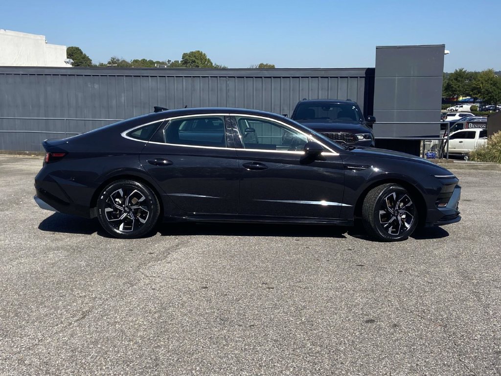 Used 2025 Hyundai Sonata SEL AWD/4WD image 2