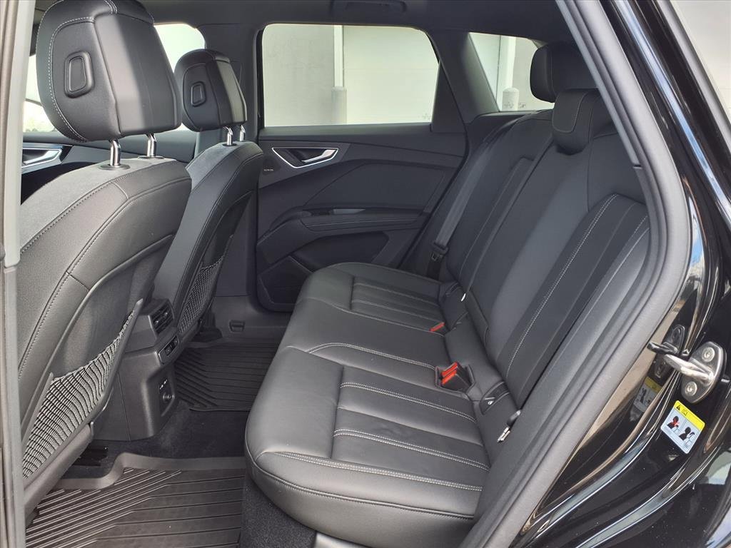 Used 2022 Audi Q4 e-tron Premium Plus w/ Premium Plus image 23