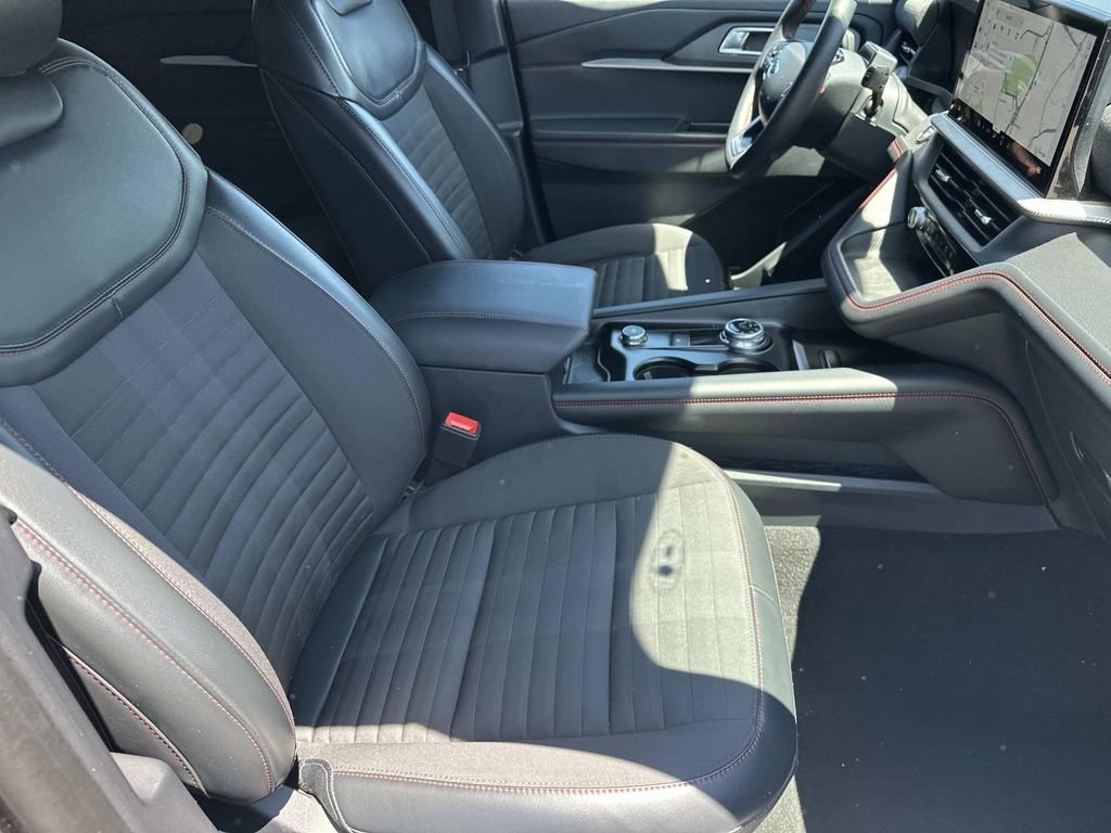 Used 2025 Ford Explorer ST-Line AWD/4WD image 13