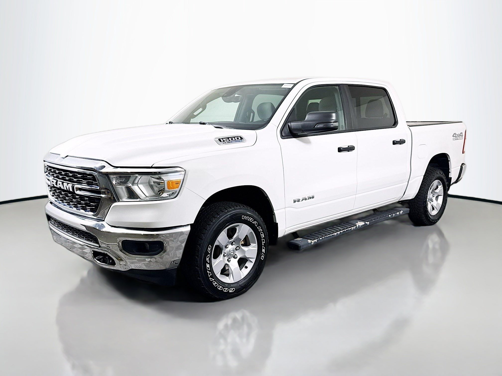 Used 2023 RAM 1500 Big Horn AWD/4WD image 4