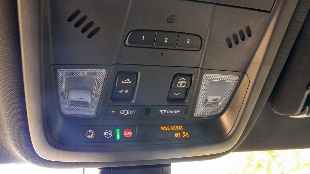 Used 2025 Cadillac XT6 Luxury FWD image 24