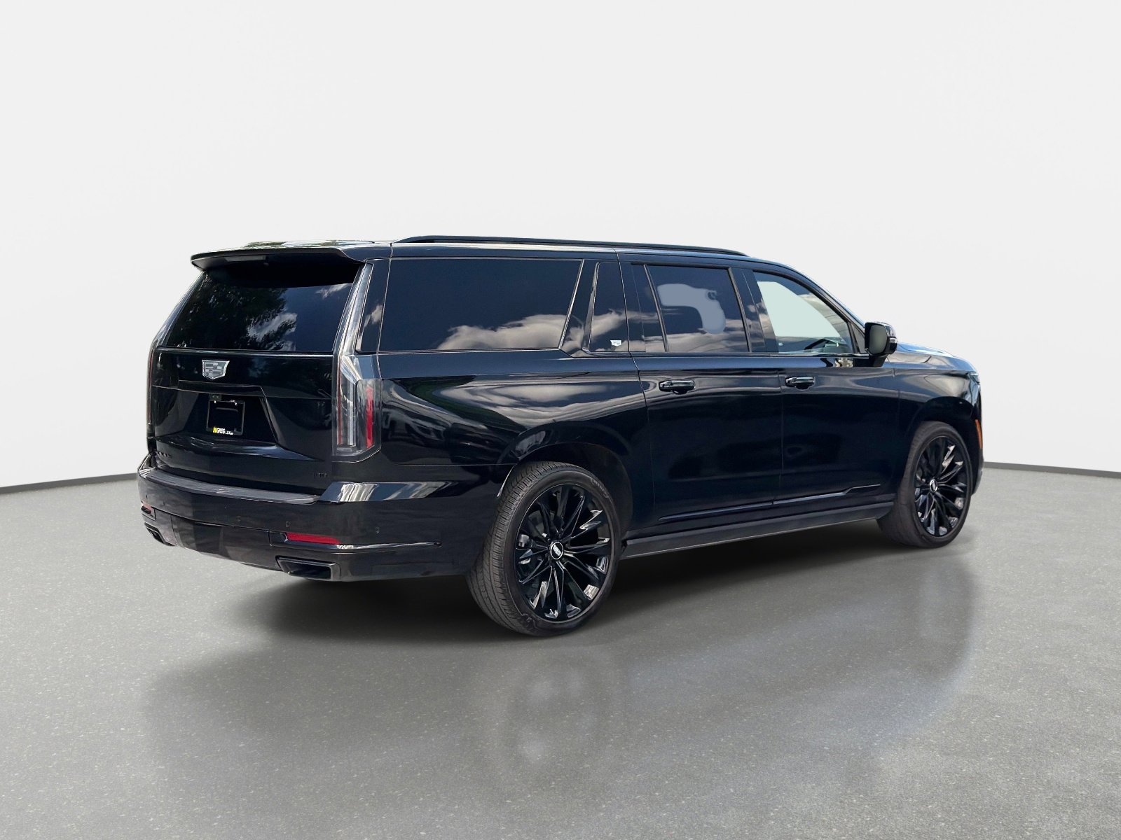 Used 2026 Cadillac Escalade ESV Platinum Sport w/ LPO, ONYX Package image 3