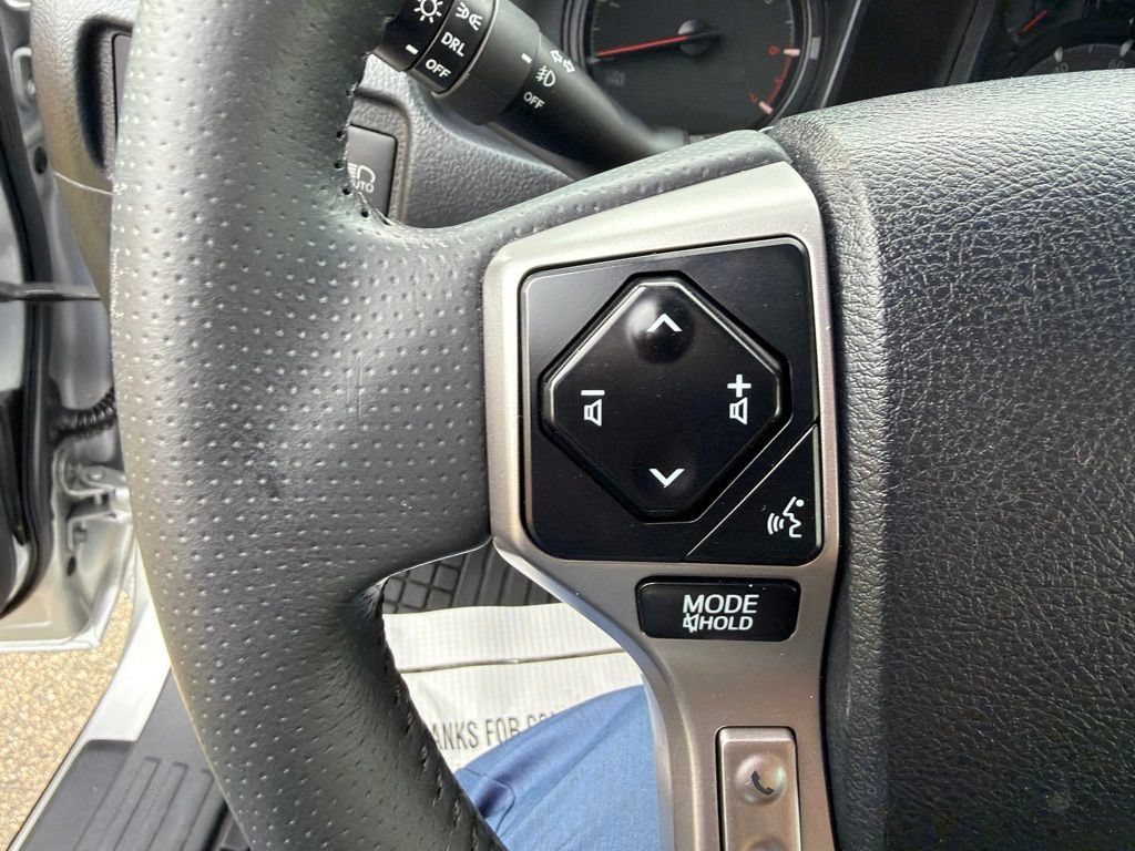 Used 2021 Toyota 4Runner SR5 AWD/4WD image 22