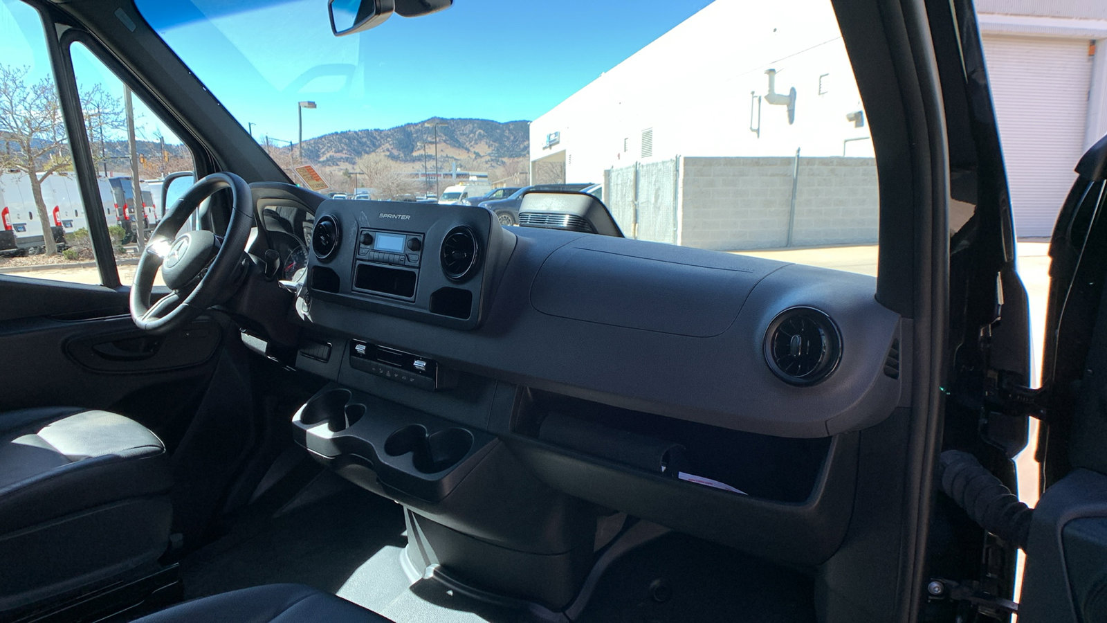 Used 2025 Mercedes-Benz Sprinter 2500 image 21