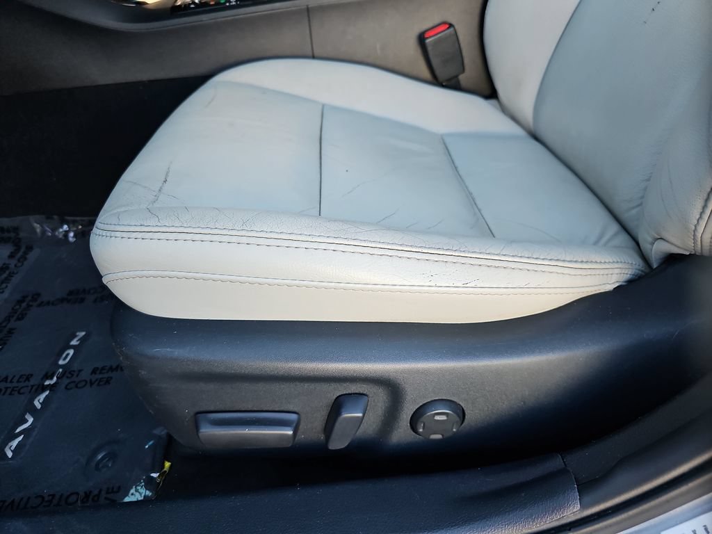 Used 2016 Toyota Avalon XLE Premium w/ Protection Package FWD image 18