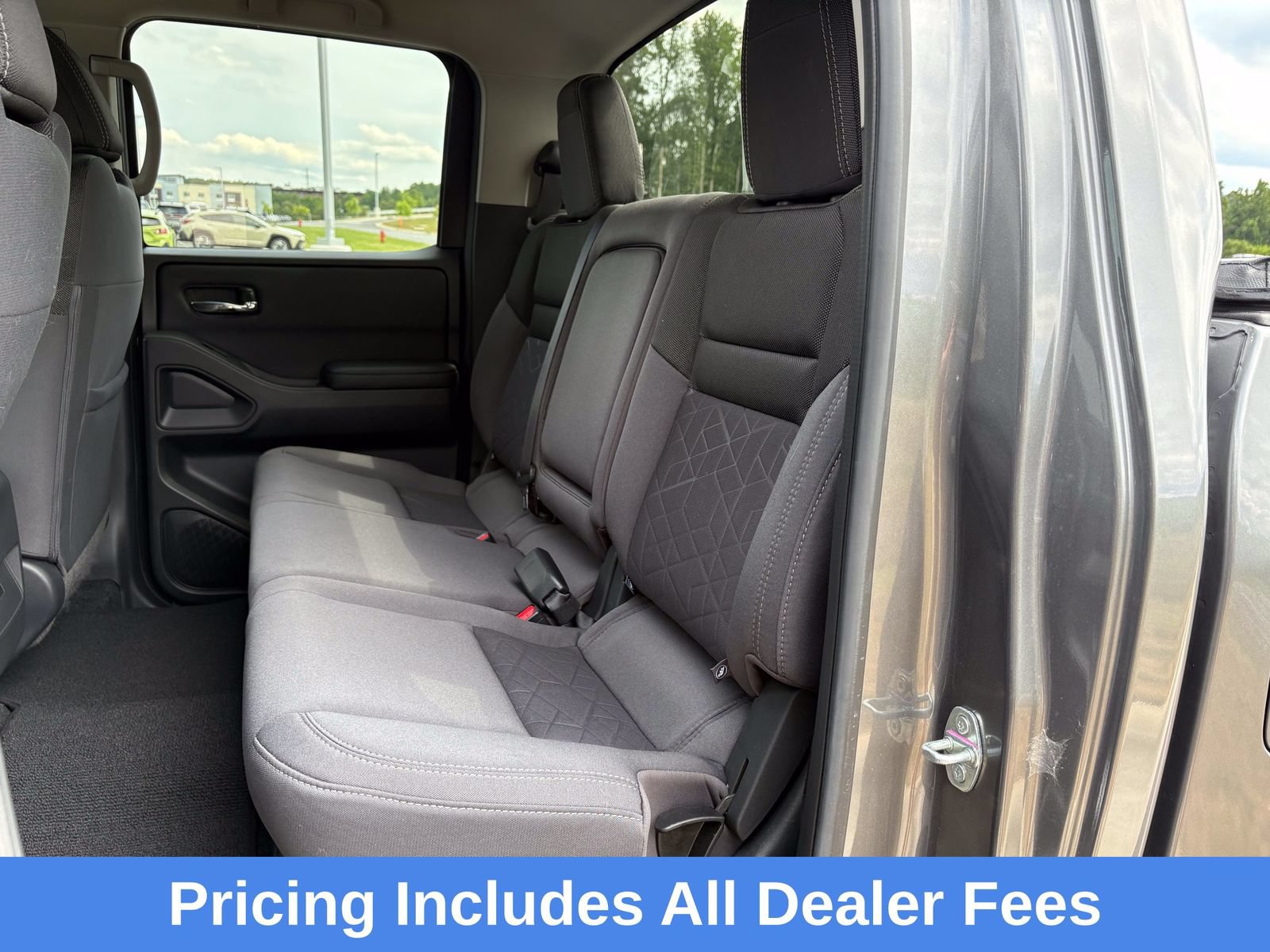 Used 2025 Nissan Frontier SV AWD/4WD image 31