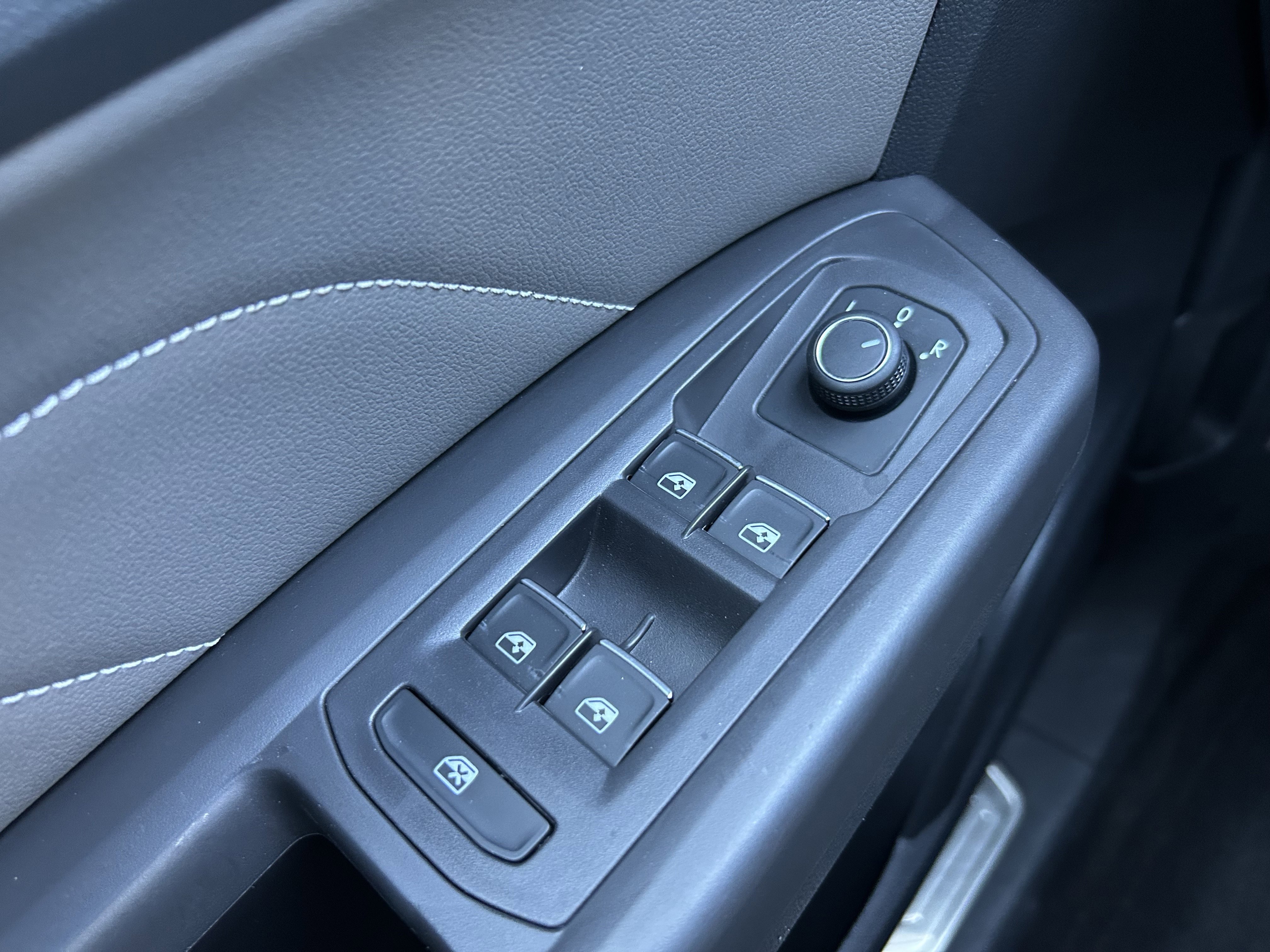 Certified 2023 Volkswagen Atlas Cross Sport SEL AWD/4WD image 21