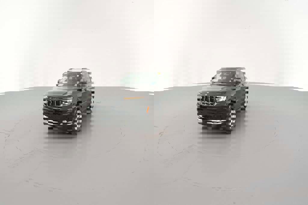 New 2025 Jeep Grand Cherokee L Laredo image 3