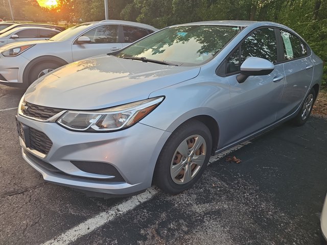 Used 2017 Chevrolet Cruze LS FWD image 4