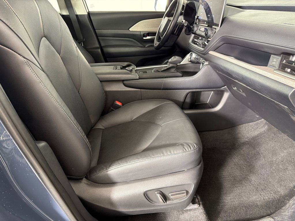 Used 2024 Toyota Grand Highlander Platinum image 14