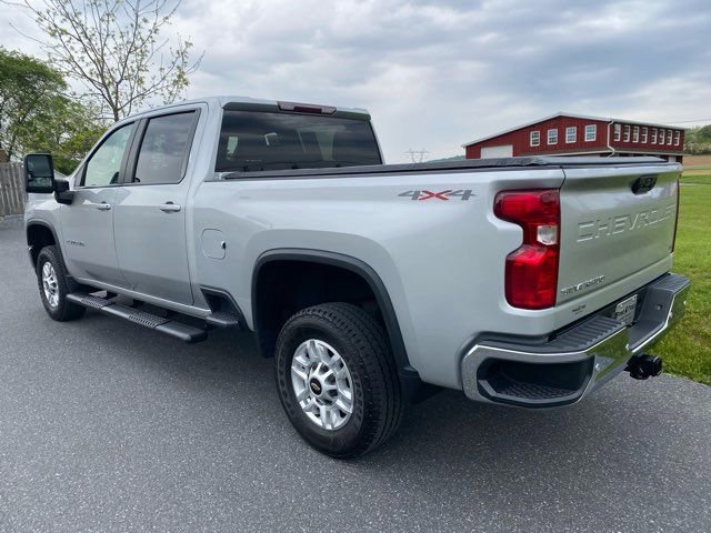 Used 2021 Chevrolet Silverado 2500 LT w/ Convenience Package AWD/4WD image 3