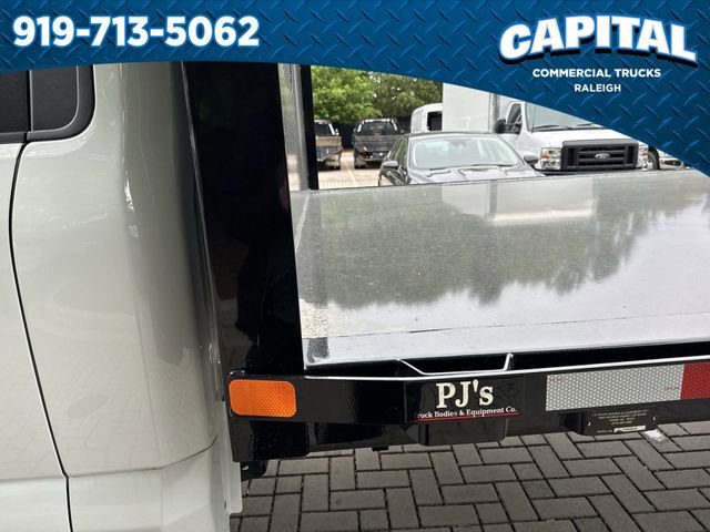New 2025 Ford F550 2WD Regular Cab Super Duty w/ XL Chrome Package image 17