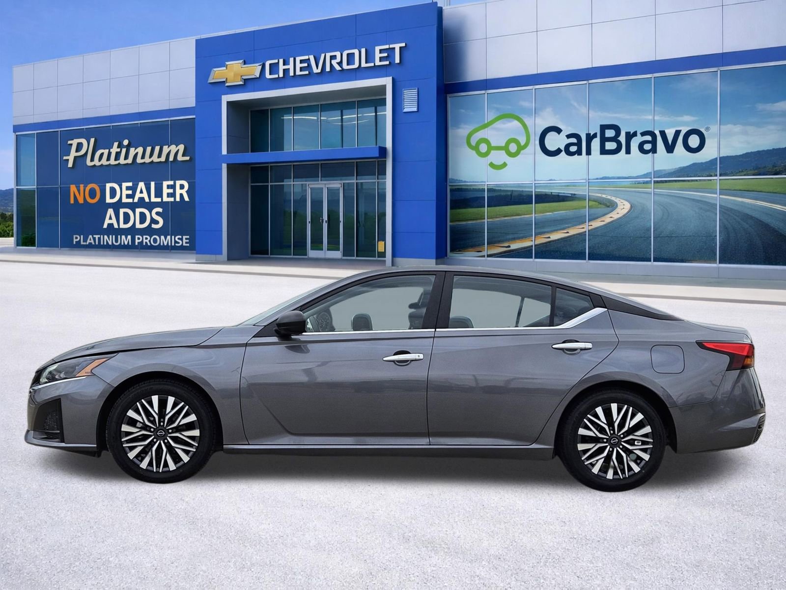 Used 2024 Nissan Altima 2.5 SV FWD image 3