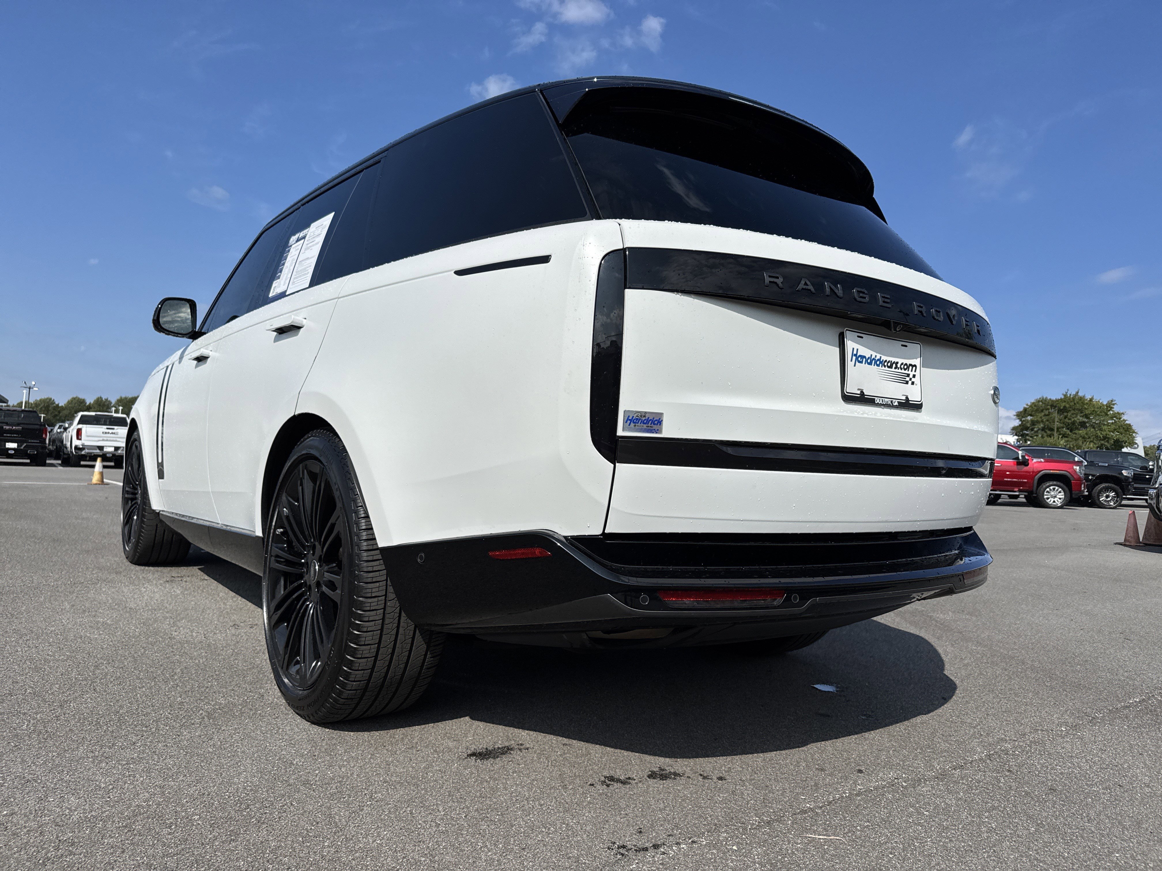 Used 2022 Land Rover Range Rover SE image 8