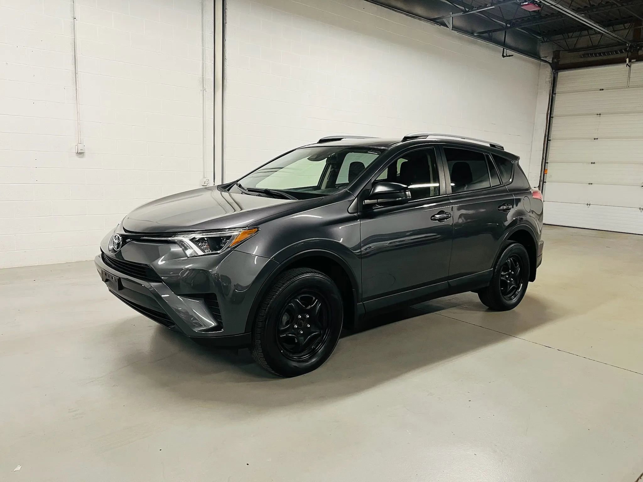 Used 2017 Toyota RAV4 LE image 2