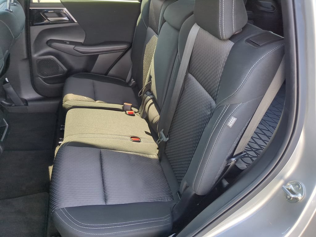 Used 2024 Mitsubishi Outlander ES FWD image 15