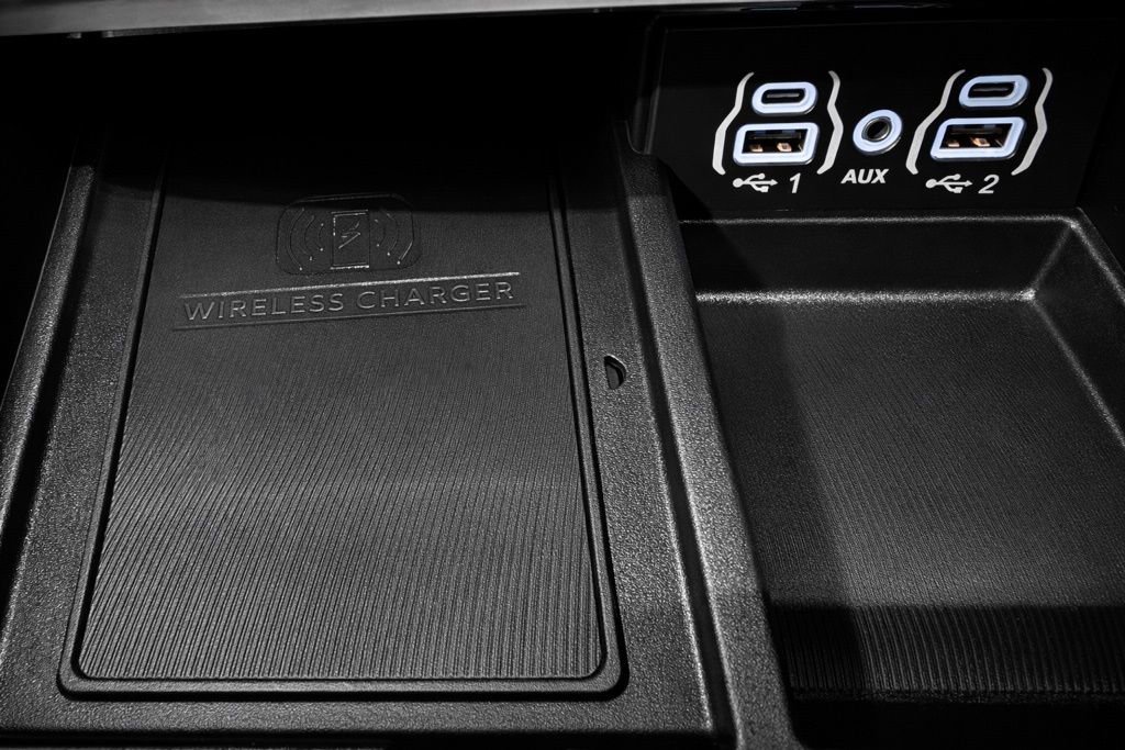 Used 2023 Chrysler Pacifica Limited w/ S Appearance Package image 37