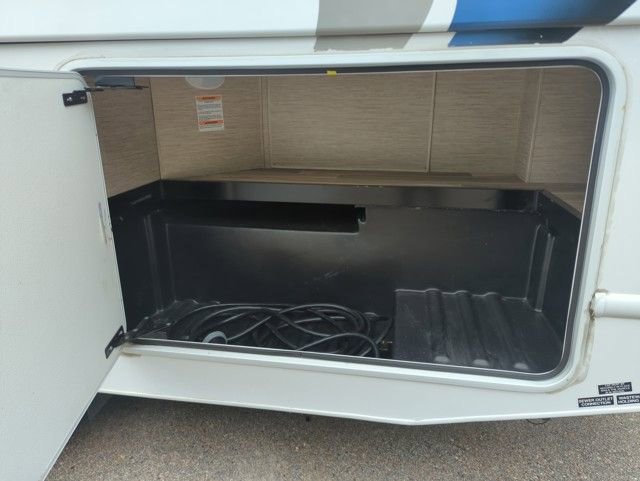 Used 2023 Ford E-450 and Econoline 450 Super Duty w/ Motorhome Prep Package image 39