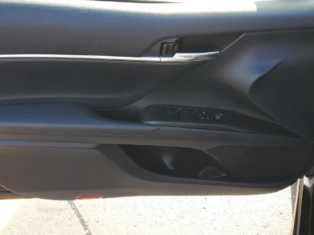 Used 2024 Toyota Camry SE FWD image 12