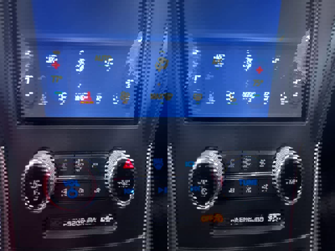 Used 2024 Ford Edge SEL image 26