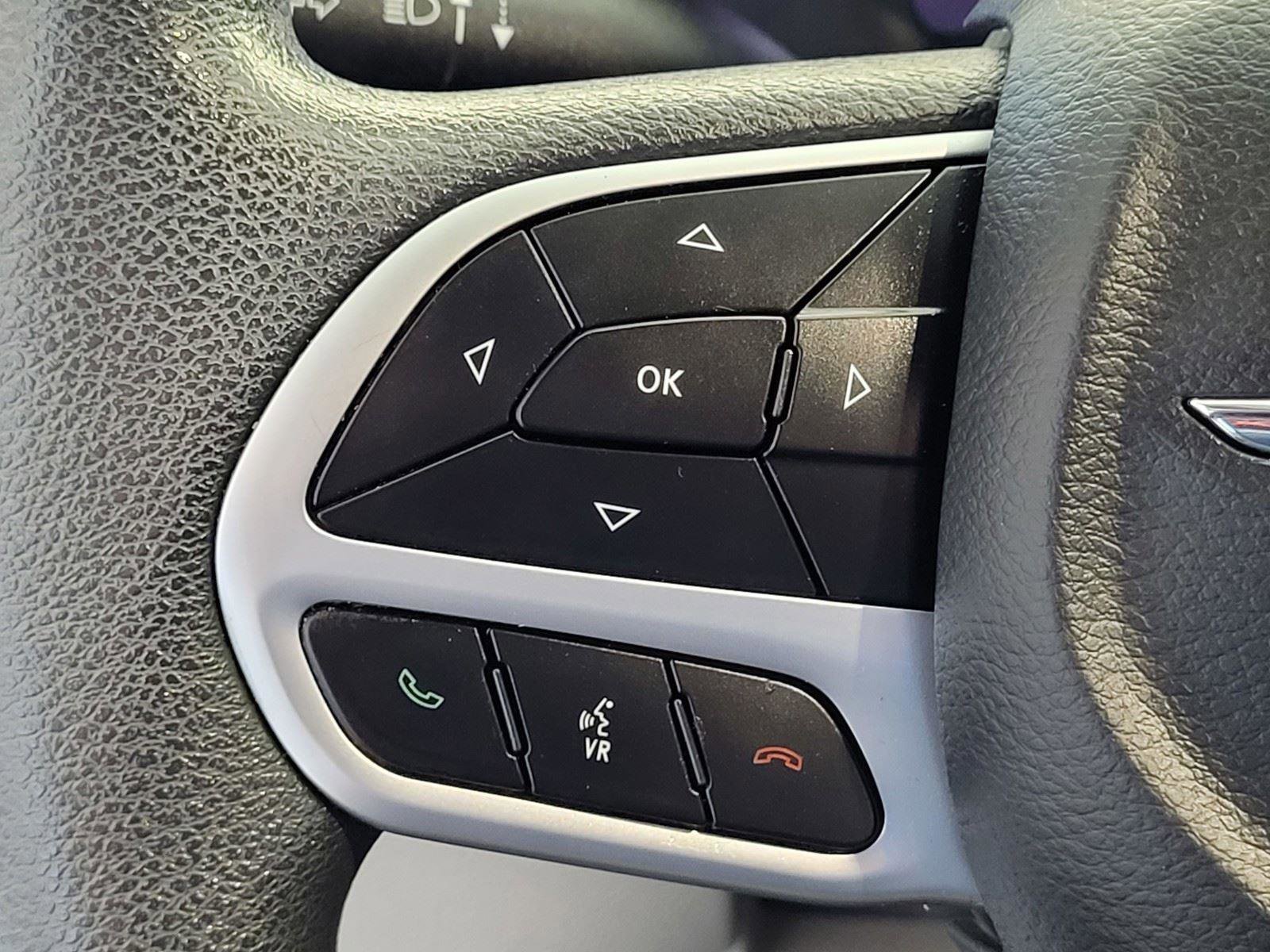 Used 2018 Chrysler Pacifica Touring Plus image 31