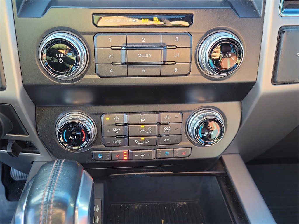 Used 2019 Ford F150 Platinum w/ Equipment Group 701A Luxury image 40