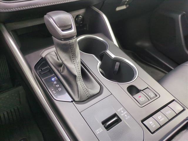 Used 2021 Toyota Highlander XLE image 12