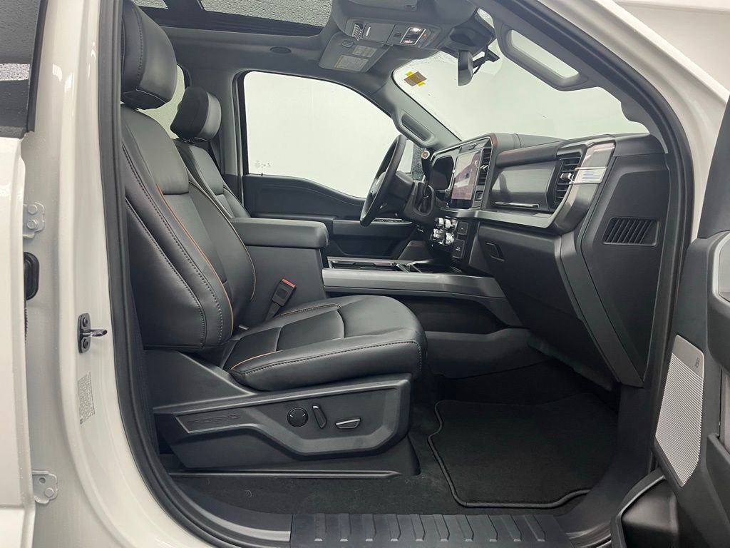 New 2026 Ford F350 Lariat w/ Black Appearance Package image 29