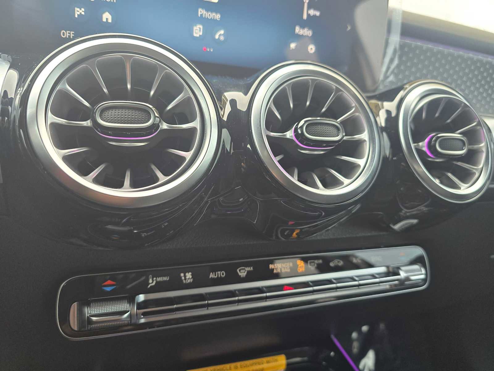 Used 2024 Mercedes-Benz GLB 250 image 31