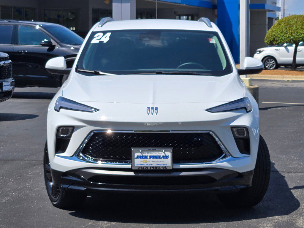 Used 2024 Buick Encore GX Sport Touring image 3