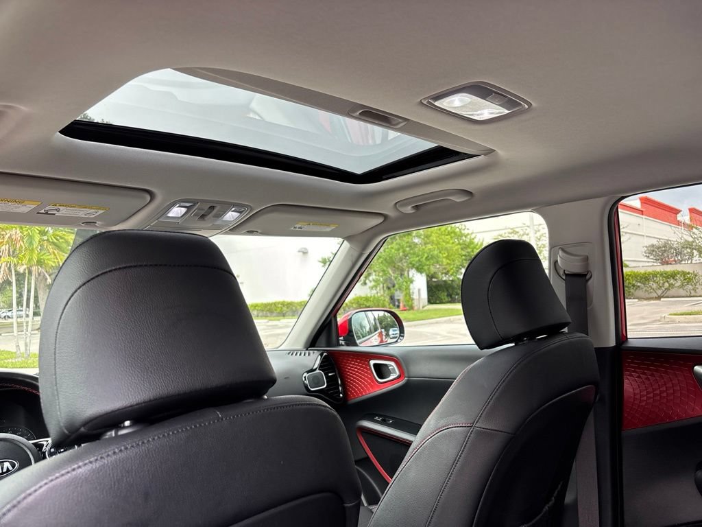 Used 2021 Kia Soul Turbo FWD image 23